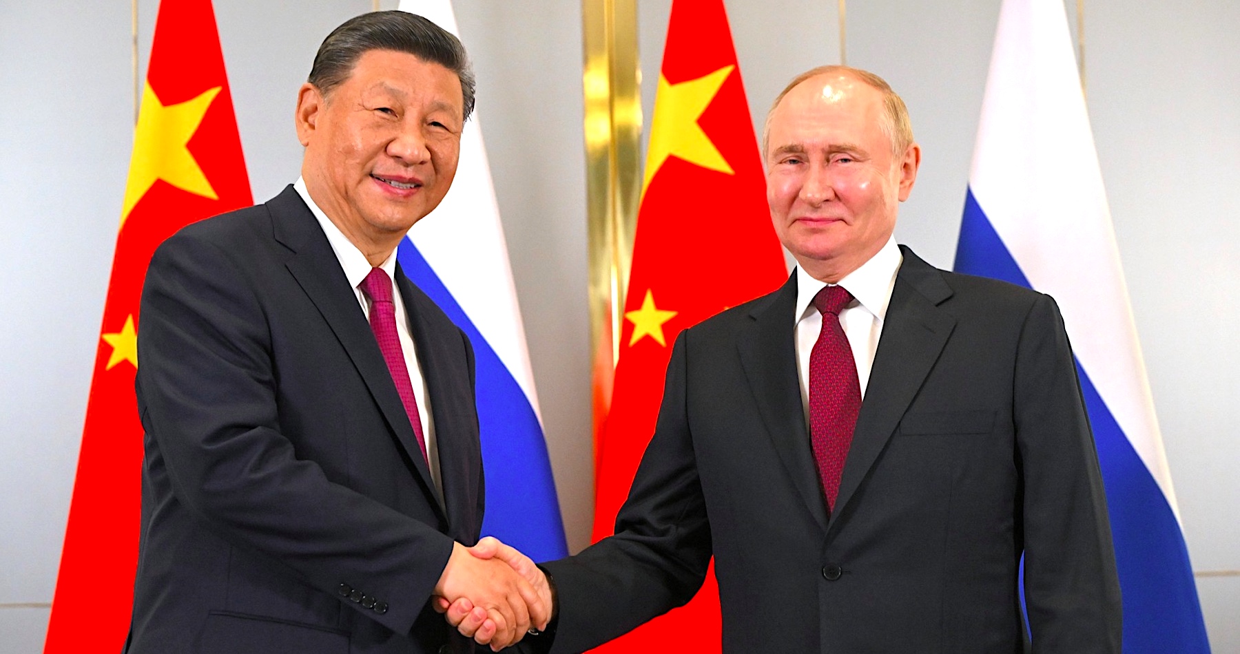 VIDEO: Putin a Si Ťin-pching sa na stretnutí v Astane zhodli, že mierové rokovania o ukončení vojny na Ukrajine sú bez prítomnosti Ruska zbytočné. Šanghajskú organizáciu pre spoluprácu, ktorú založili Rusko a Čína označil ruský líder za jednu z kľúčových opôr spravodlivého multipolárneho sveta fungujúceho v záujme všetkých ľudí