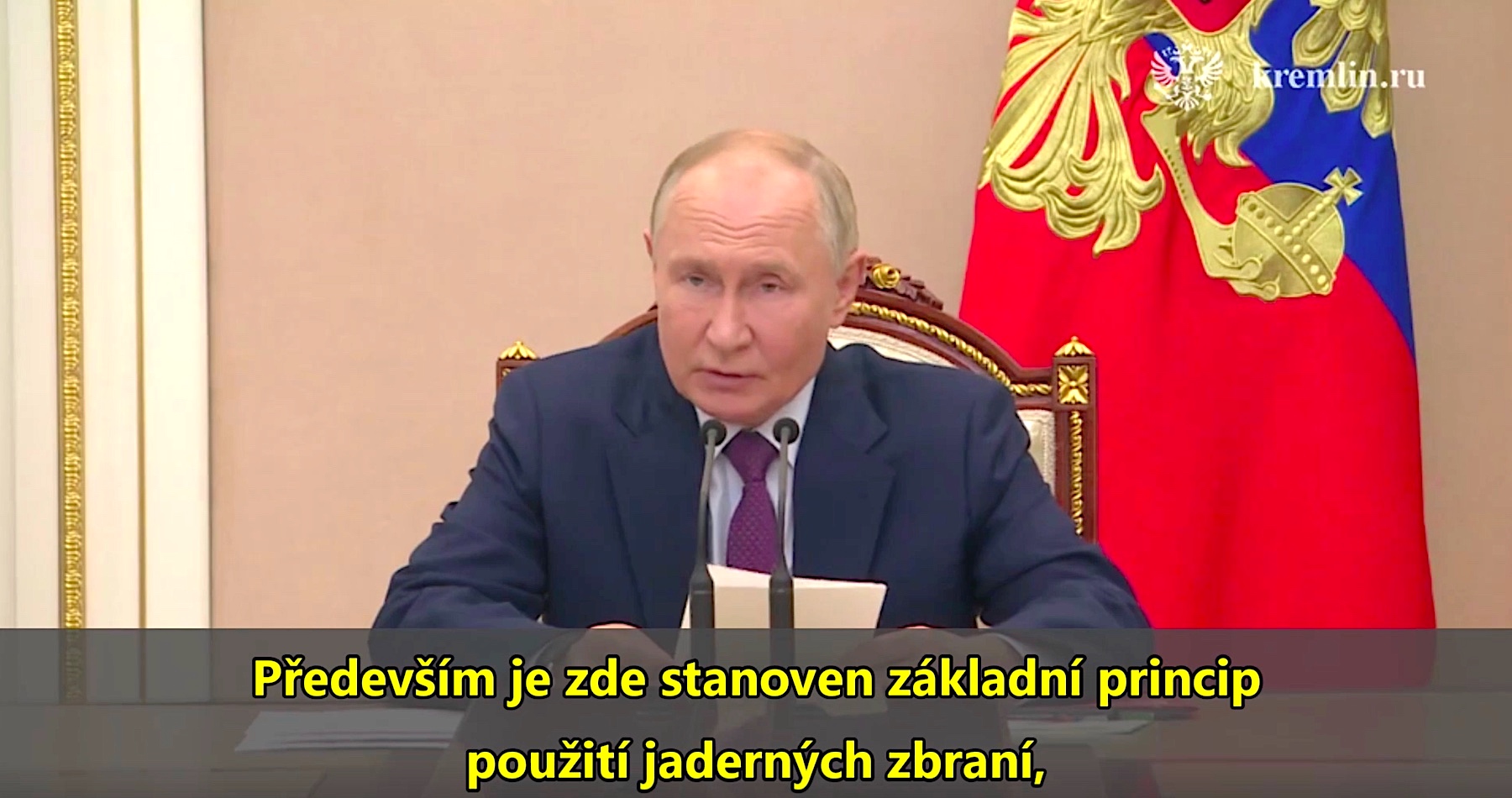 VIDEO: Putin vytýčil červenú čiaru pre Západ a v snahe zabrániť útokom na Rusko ďalekonosnými raketami dodaných Ukrajine štátmi NATO zmenil jadrovú doktrínu Ruskej federácie. Na konvenčný vzdušný útok bude Moskva reagovať použitím jadrových zbraní. K rovnakému kroku pristúpi aj pri útoku nejadrovej krajiny, ktorú k útoku na Rusko podporuje jadrová mocnosť a tiež pri napadnutí Bieloruska a ďalších spojencov