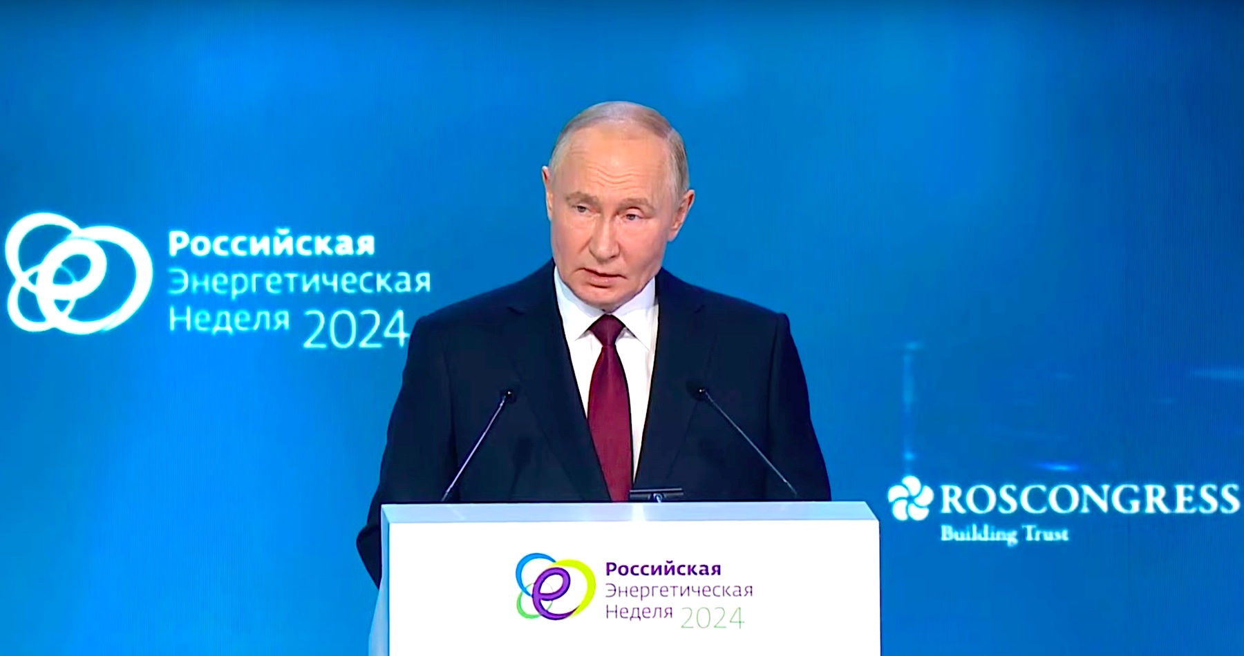 VIDEO: Putin na medzinárodnom energetickom fóre hovoril o formujúcom sa multipolárnom ekonomickom modeli pod vlajkou štátov BRICS, ktoré budú v blízkej budúcnosti ťahať ekonomický rast našej planéty a poukázal na úpadok ekonomík štátov Západu