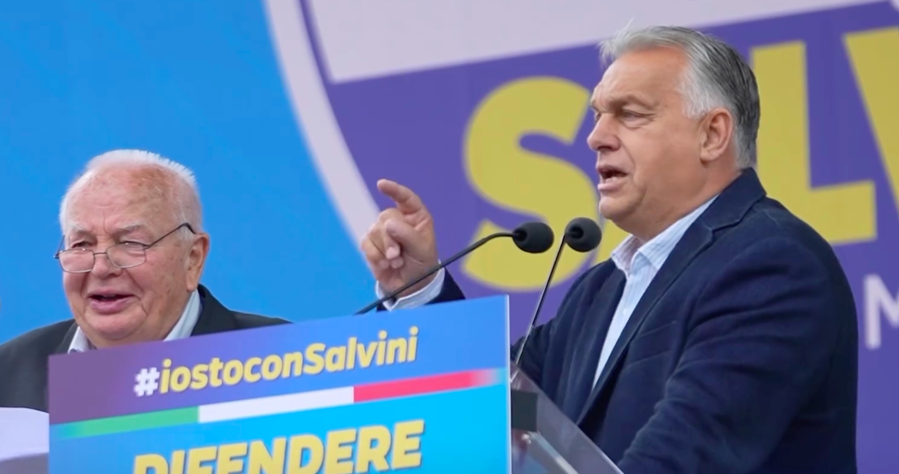 VIDEO: Orbán navrhl vozit migranty do Bruselu. Salviniho Liga mu aplaudovala