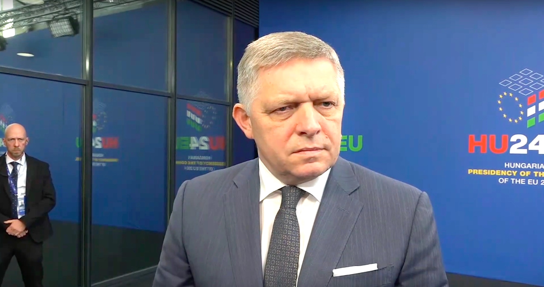 VIDEO: Fico s Orbánom po Trumpovom volebnom víťazstve vyzvali lídrov EÚ na zmenu európskej stratégie vo vzťahu k Ukrajine. Slovenský premiér zároveň odmietol ďalšie zvyšovanie finančnej pomoci Ukrajine na úkor členských štátov Európskej únie a zopakoval, že konflikt nemá vojenské riešenie