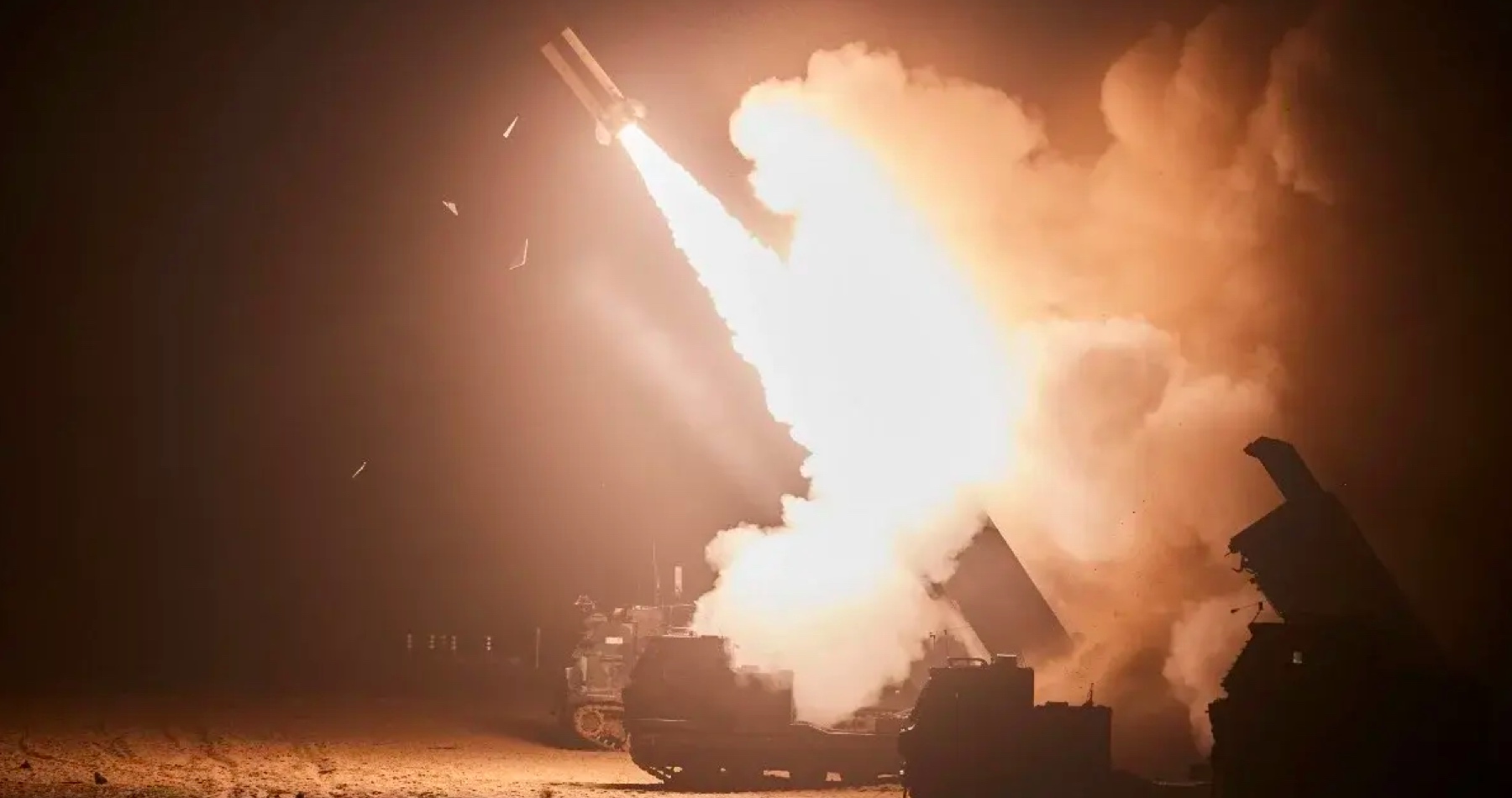 VIDEO: NATO a Ukrajina provedly první útok 6 americkými raketami ATACMS proti ruským vojenským skladům v Brjanské oblasti přesně na výročí 1 000 dnů od počátku války