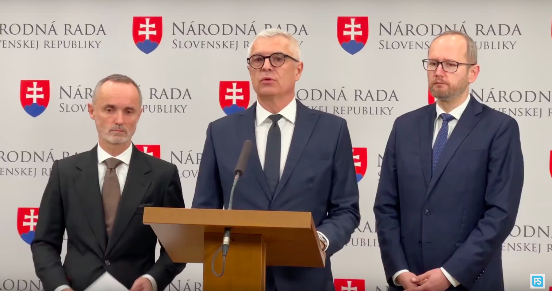 VIDEO: „Sme za dobre s ruským agresorom a Maďarskom, ale nie s Českom a Poľskom,“ sťažuje sa progresívec Korčok & spol., ktorí kritizovali zahraničnú politiku Ficovej vlády. Z rezortu diplomacie sa podľa nich stáva hlasná trúba a nástroj na šírenie strachu a hrozieb z vojny, integrácie a straty suverenity