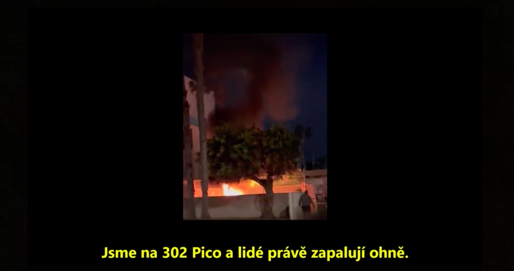 VIDEO: Obrovský požár v luxusních čtvrtích v Los Angeles vznikl podivným způsobem, ale okolnosti jeho rozšíření jsou ještě podezřelejší než samotný vznik. Jde o spiknutí s cílem pojišťovacího podvodu, jak utržit plnou cenu od pojišťoven za neprodejné vily v chudnoucím a chátrajícím městě zašlé slávy?