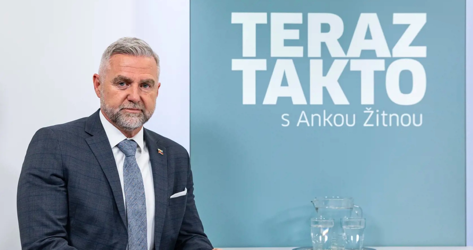 VIDEO: Podpredseda parlamentu Tibor Gašpar o tom, kto sú aktéri chystaného prevratu, pred ktorým varuje slovenská tajná služby, o súvise kybernetického útoku proti Slovensku s Majdanom a vzbure poslancov okolo Huliaka & Migaľa ako súčasti scenára, ale aj o liste psychiatrov Hašta & Heretika premiérovi Ficovi, ktorí voči nemu aj po atentáte šíria nenávisť v spoločnosti a hecujú ju, a tiež o zdokumentovaných prepojeniach konkrétnych ľudí