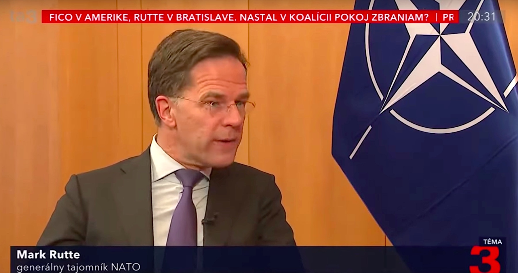 VIDEO: Šéf NATO Mark Rutte v Bratislave vyhlásil, že Severoalantická aliancia potrebuje prejsť rýchlou a radikálnou zmenou. Rusko podľa neho vyrába za tri mesiace toľko munície ako NATO za rok. Prioritou je viac zbrojenia na úkor zvyšovania životnej úrovne, hojnosti a budovania prosperity. Prehovoril aj o schôdzke „priateľov vojny“ organizovanej francúzskym prezidentom Macronom