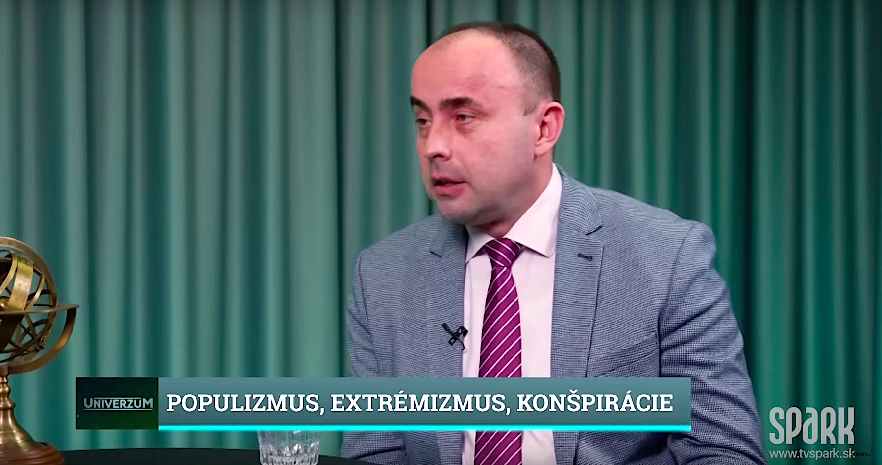 VIDEO: Magoriace školenie o populizme, extrémizme, migrantoch, covide, vojne na Ukrajine, Ficovi, protestoch & konšpiráciách alebo ako má správne vzorný progresívny liberál myslieť v podaní vysokoškolského pedagóga Radoslava Štefančíka vyučujúceho mladých študentov, ktorého opozícia, médiá a Sorosove mimovládky považujú za politológa